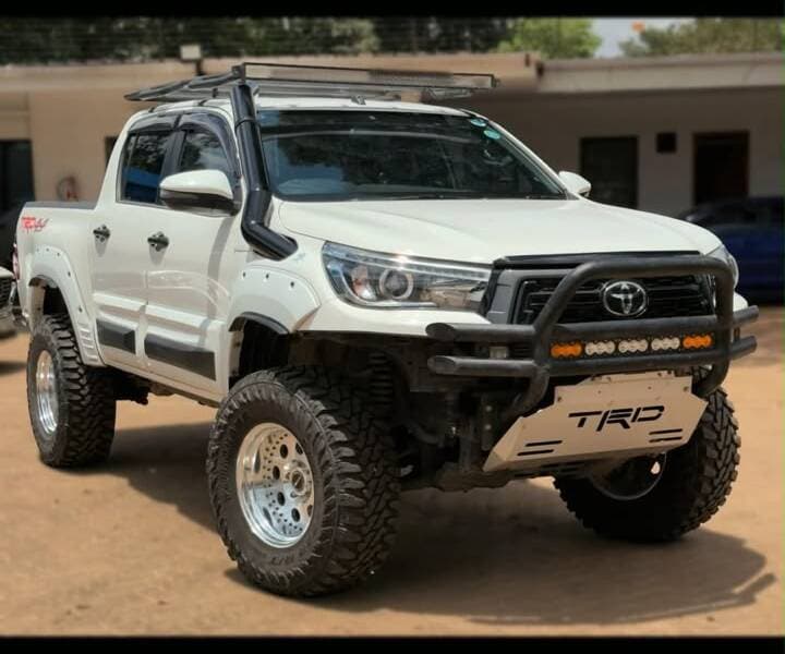 2019 Toyota Hilux Z Black Rally Edition — 4WD